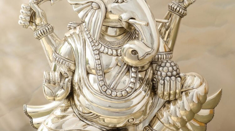Choosing the Perfect Silver God Idol for Your Home